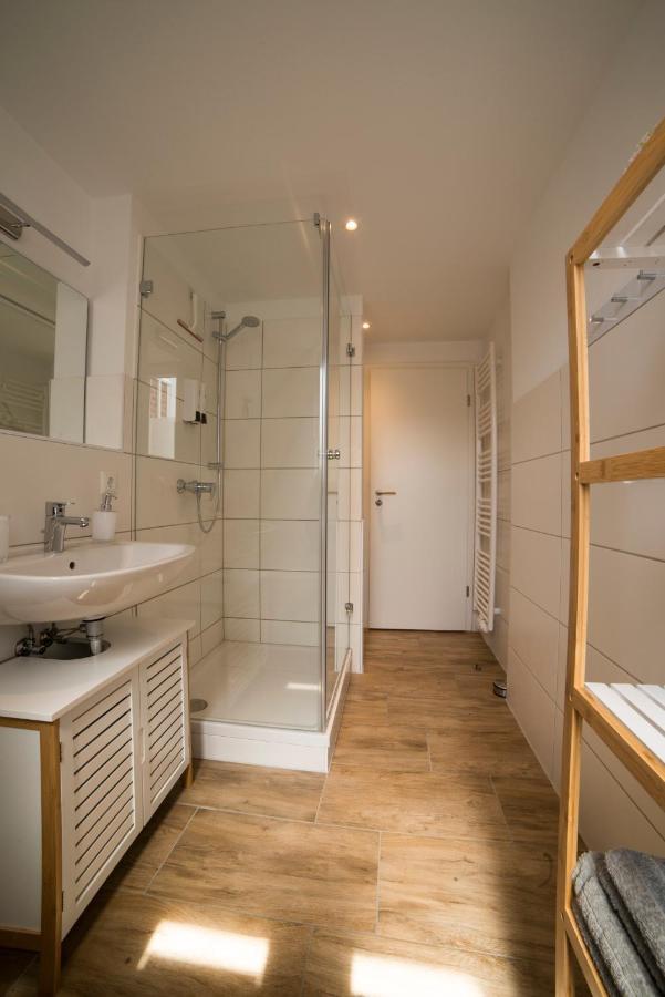 Schoene Ferienwohnung 54 M², Zentrumsnah, Kingbett Erfurt Exterior photo